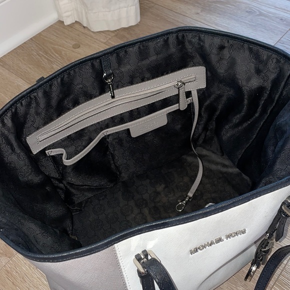 Michael Kors Tote - Picture 4 of 6